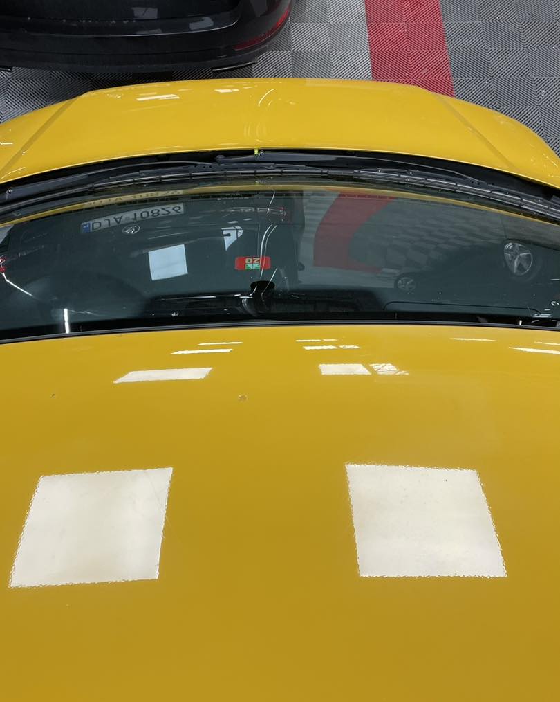 W OliCars Legnica polerując auto możemy uzyskać efekt lustra na jego lakierze