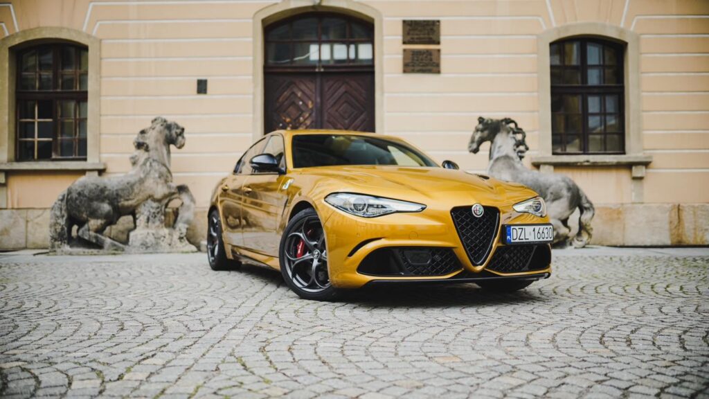 Przedstawiamy nie tylko kluczyki ale auto do którego one są - Alfa Romeo Giulia Quadrifoglio