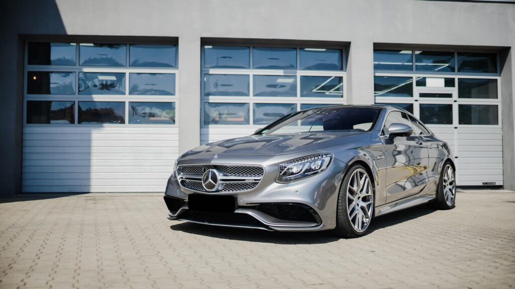 Detailing Mercedes Lubin