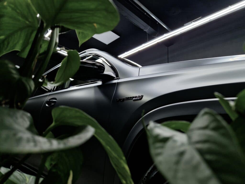 Mercedes zamrożony lakier - matowy lakier na aucie