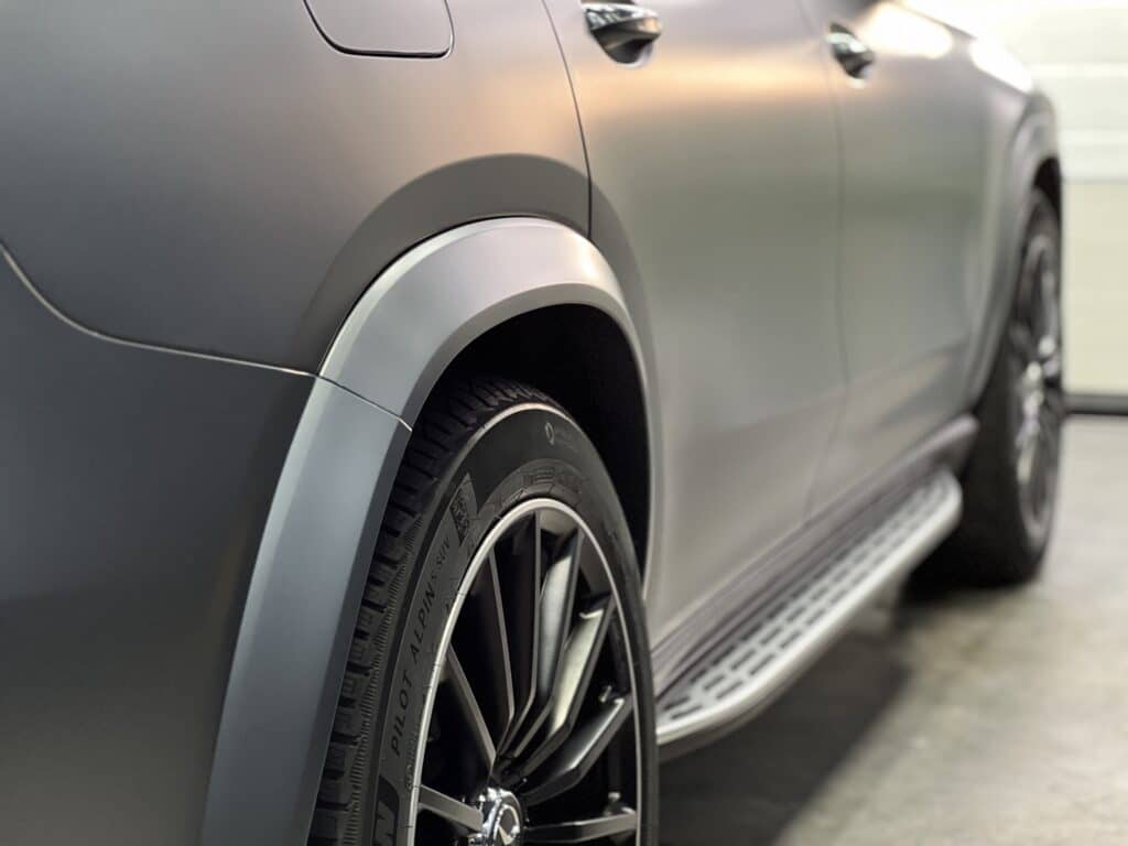 Matowy lakier na aucie