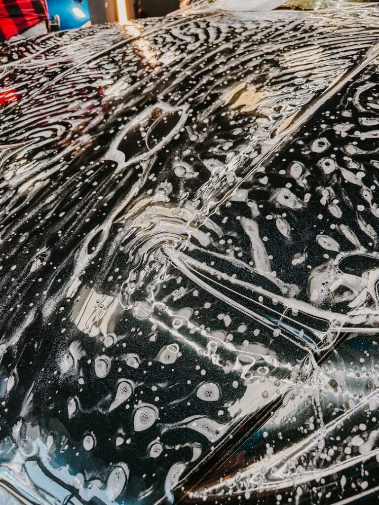 Oklejanie samochodu folią ochronną